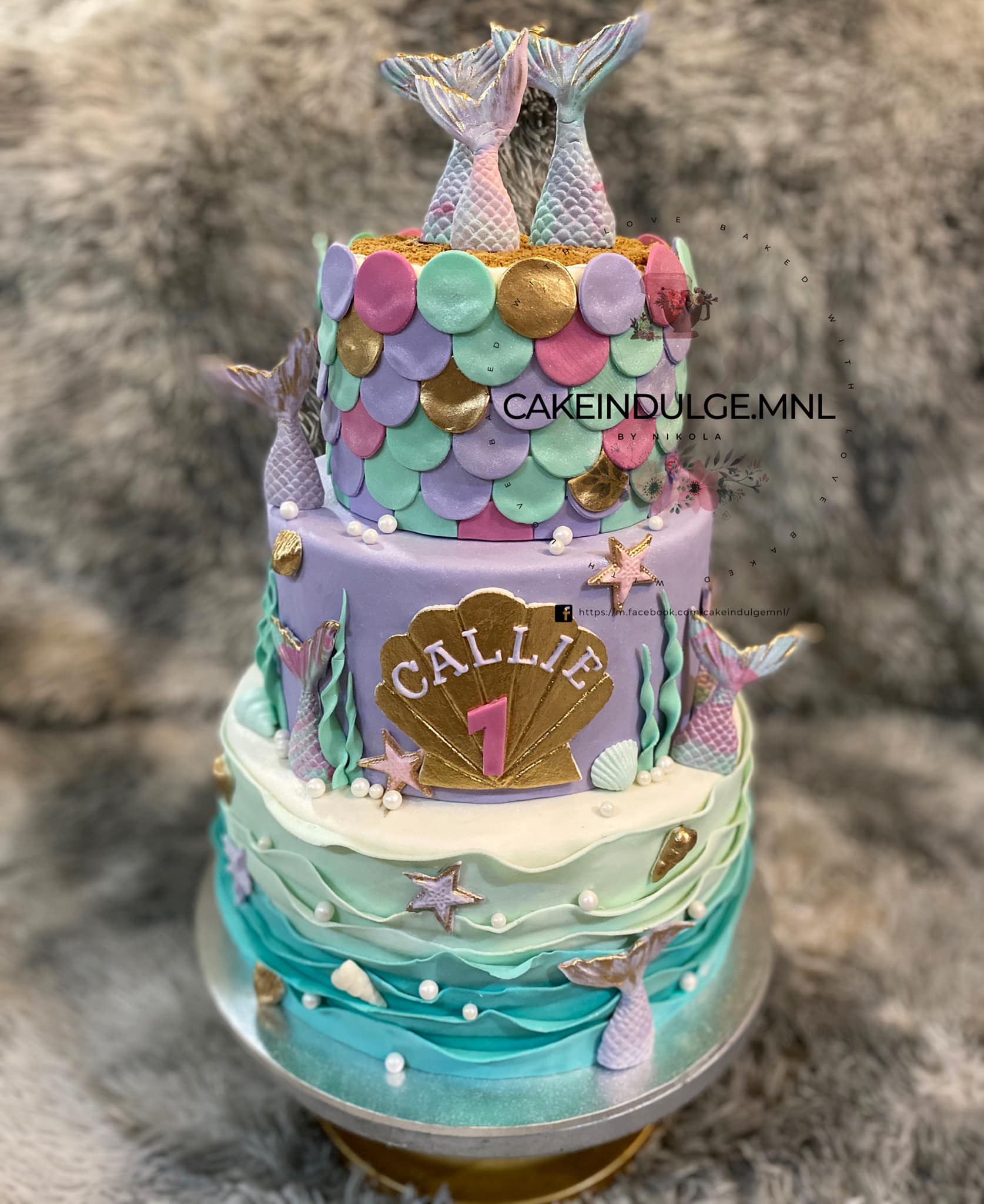 Royal Crown Three Tier Birthday Cake | cakewaves