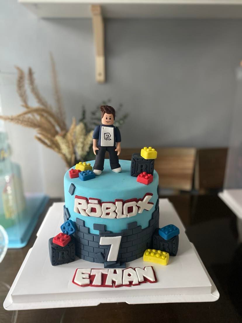 Lego meets Minecraft meets Roblox Cake, Jay