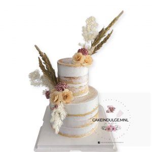 Naked Cake with Dried Flowers