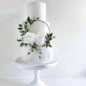 Minimalist Cake with Floral Hoop