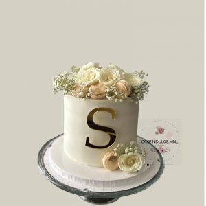 Fondant Wedding Cake with Fresh Flowers