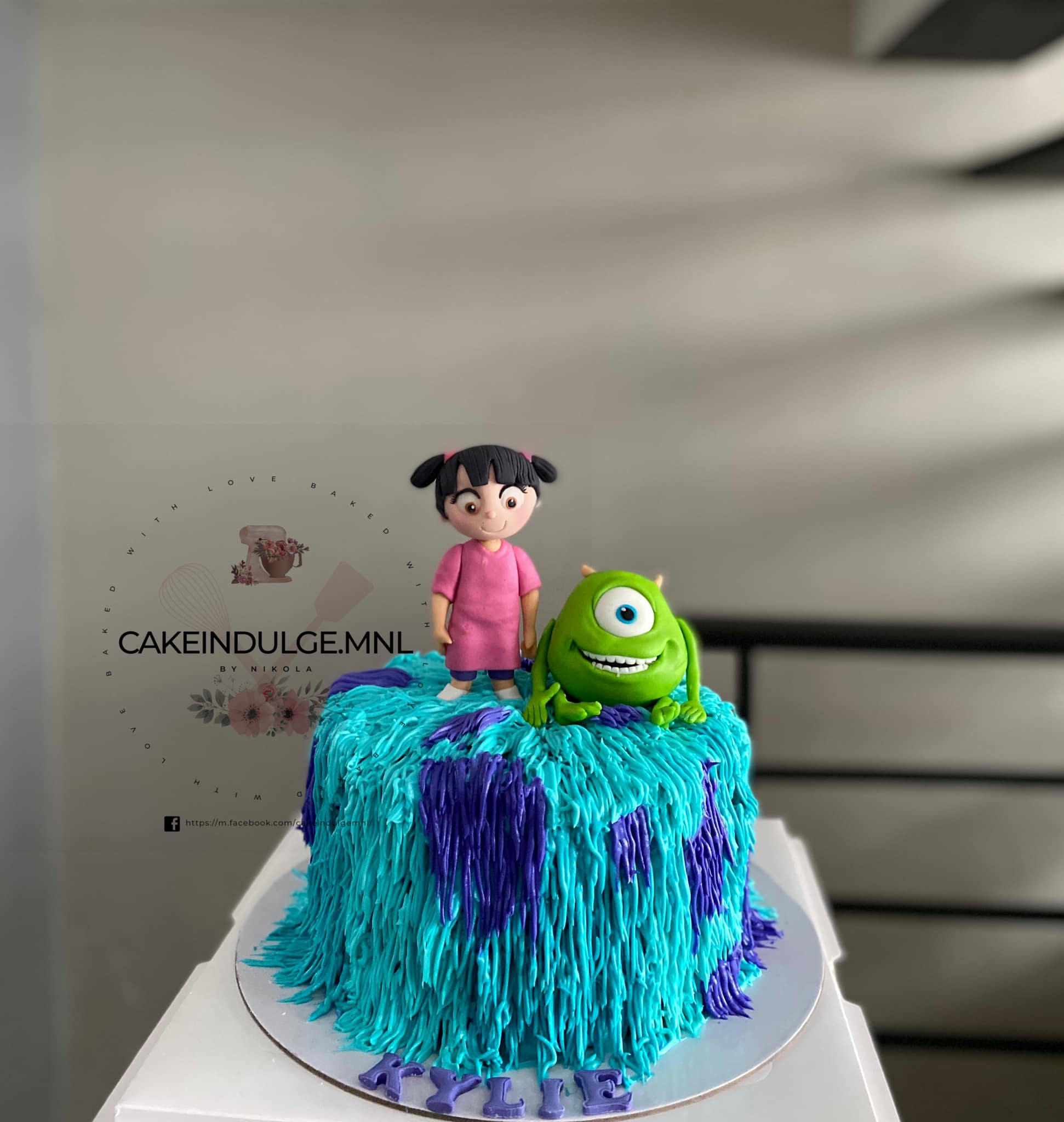 Mommy Long Legs Cake - CakeIndulge PH